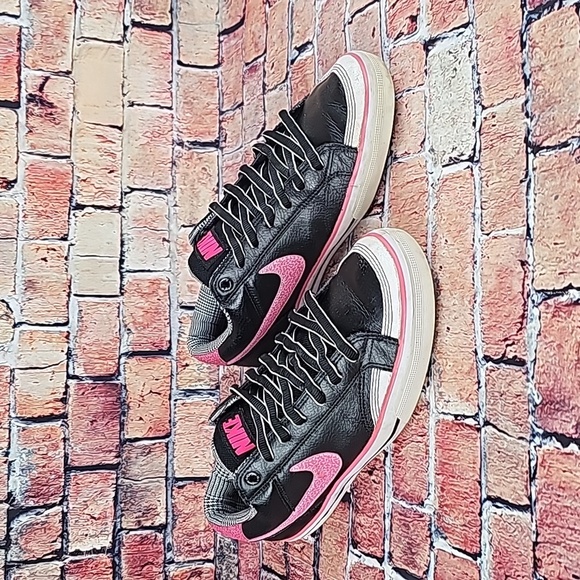 NIKE LEATHER LOWTOP SHOES WOMANS SIZE 10 GUC - Picture 3 of 11